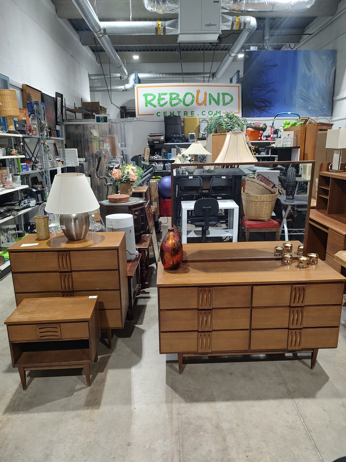 Mid-Century Modern Dresser & Nightstand Set