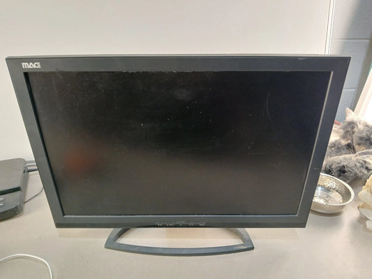 MAG Innovision 2200W 22" Widescreen LCD Monitor – VGA/DVI – Good Condition